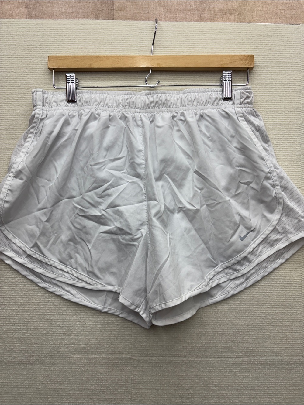 Nike White Women's XL Athletic Running Shorts